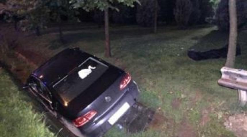 Annesini Hareket Halindeki Otomobilin Arka Koltuğunda Bı&ccedil;aklayarak &Ouml;ld&uuml;rd&uuml;