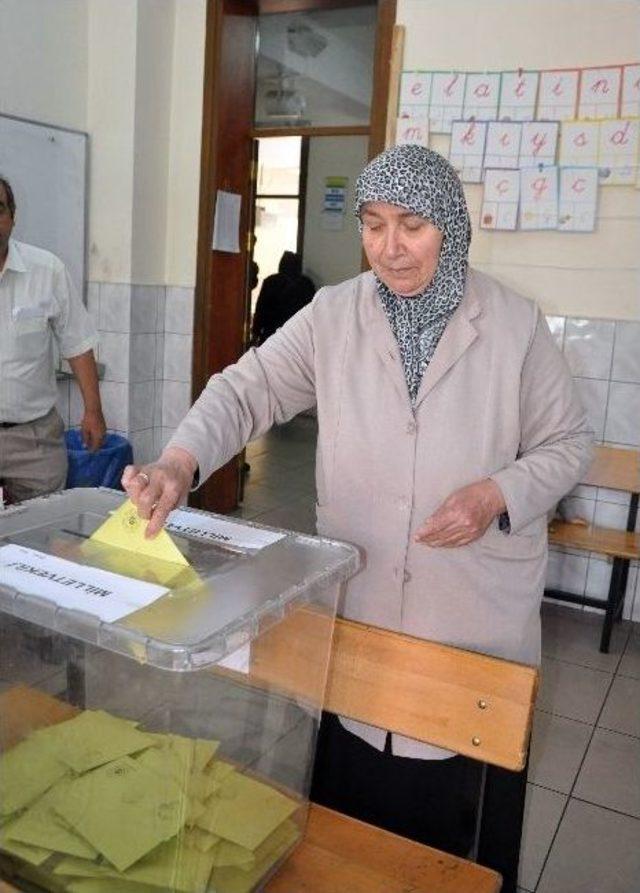 Konya&rsquo;da Oy Kullanma İşlemi Başladı 2