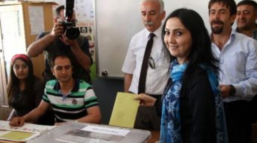 Figen Y&uuml;ksekdağ Oyunu Kullandı