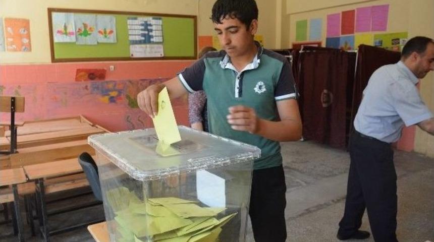 Siverek&rsquo;te Oy Kullanma İşlemleri Başladı