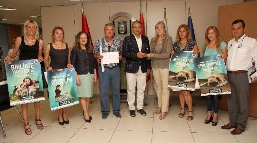 Hayvanseverlerden Başkan Akpınar&rsquo;a &Ouml;d&uuml;l