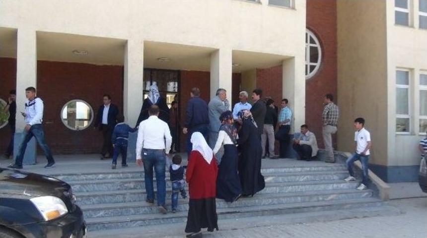 Tatvan&rsquo;da Oy Kullanma İşlemi