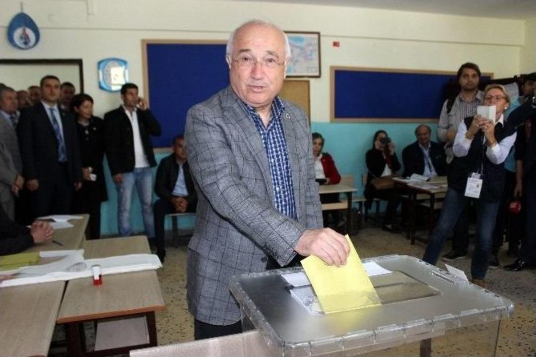 Tbmm Başkanı &Ccedil;i&ccedil;ek, Oyunu Kullandı