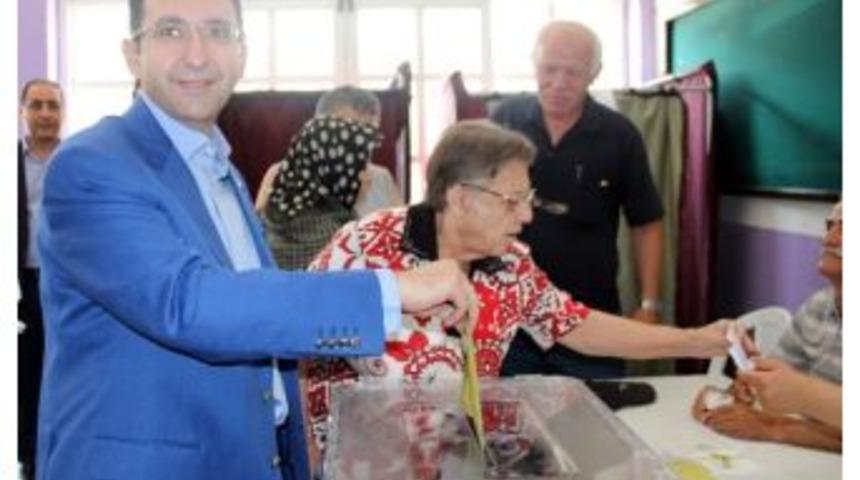 Ak Parti Milletvekili Adayı İbrahim Turhan Oyunu Kullandı