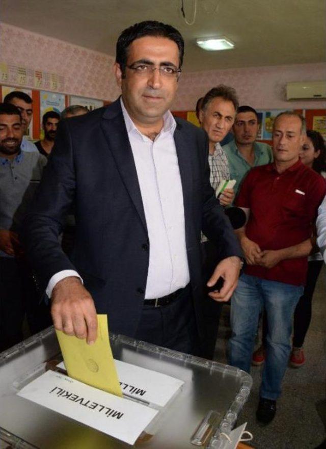 Hdp'li Baluken: Miting Alanlarına Bomba Koyanlara Sandıkta Barış Ve Demokrasi Paketleri Ile Cevap Vereceğiz