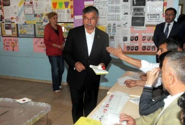 Bakan Yılmaz: Milletimizin Vereceği Karar En Doğrusu Olacaktır