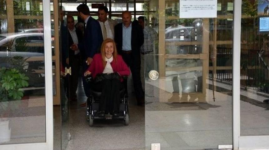 Ak Parti&rsquo;nin Engelli Milletvekili Adayı Oyunu Kullandı