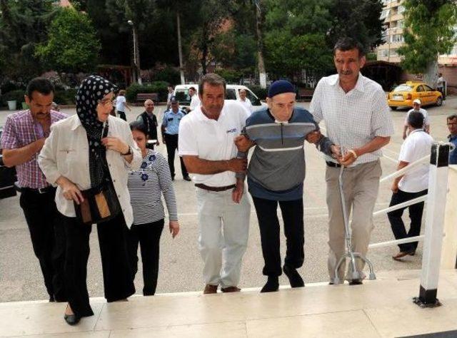 Adana da Se&ccedil;ime Yoğun Katılım 3