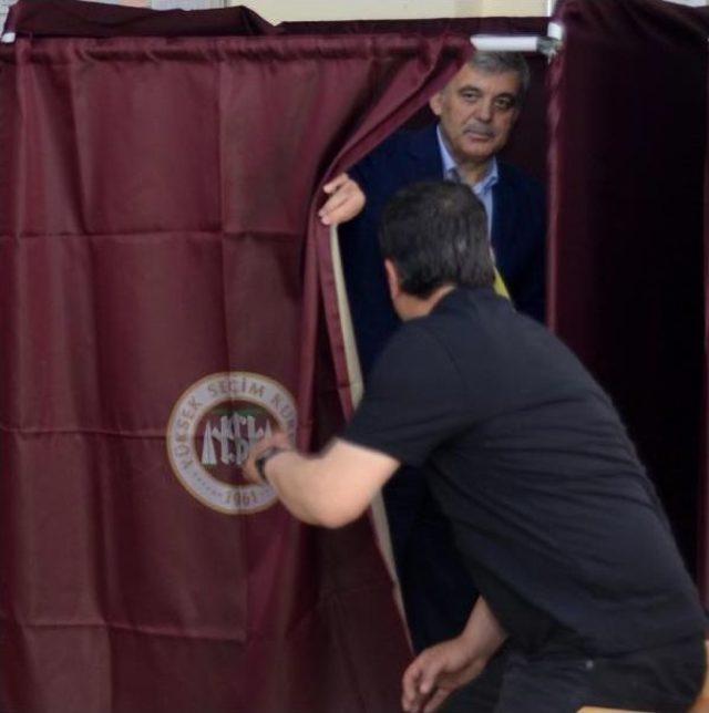 Fotoğraflar - 11. Cumhurbaşkanı Gül Oyunu Kullandı