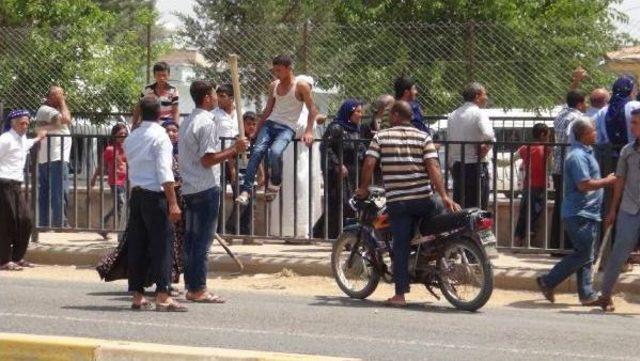 Şanlıurfa’Da Sandık Başında Kavga: 15 Yaralı