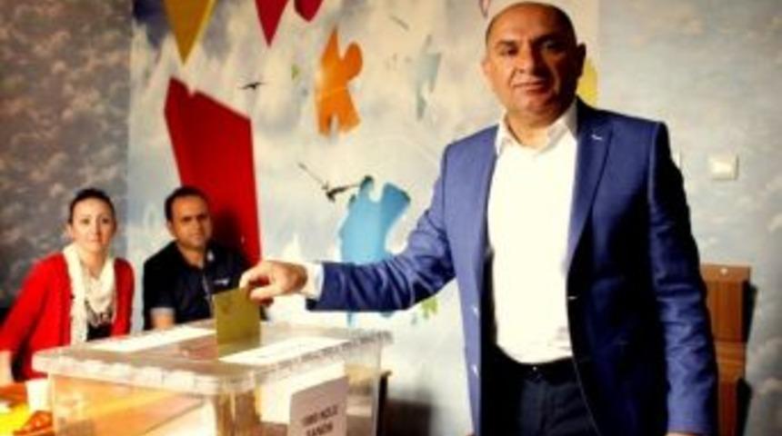 Chp Milletvekili Adayı Tarhan Darıca&rsquo;da Oyunu Kullandı