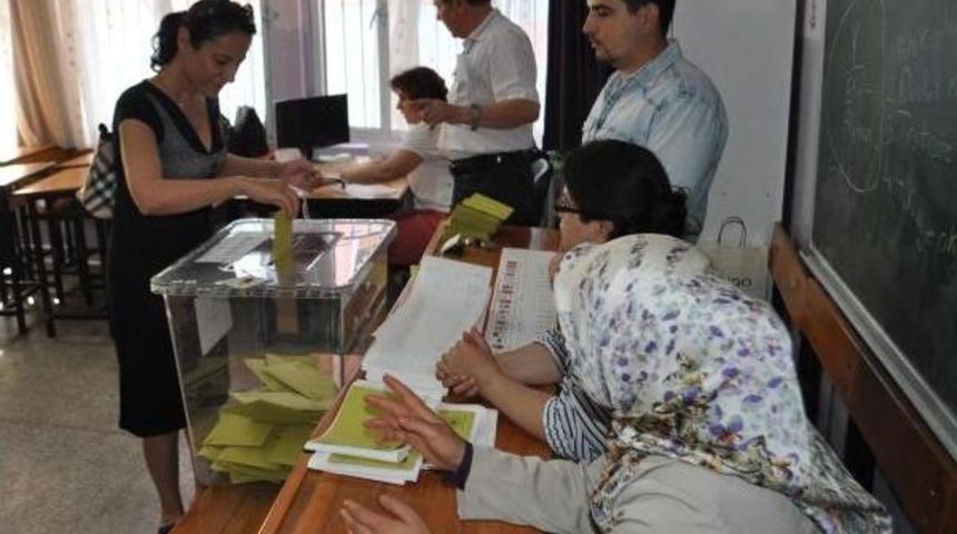 İzmirliler Sandık Başında