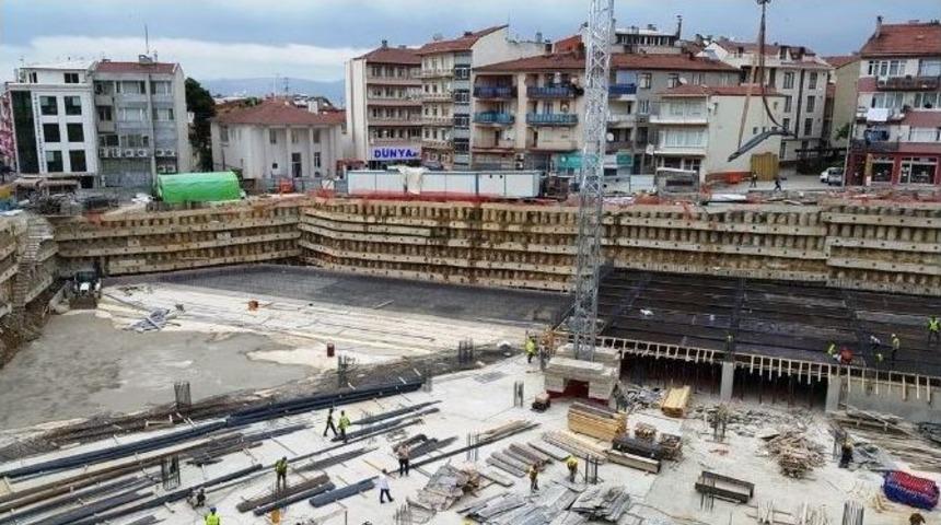 Karam&uuml;rsel&rsquo;e 5 Bin Metrekarelik Kent Meydanı