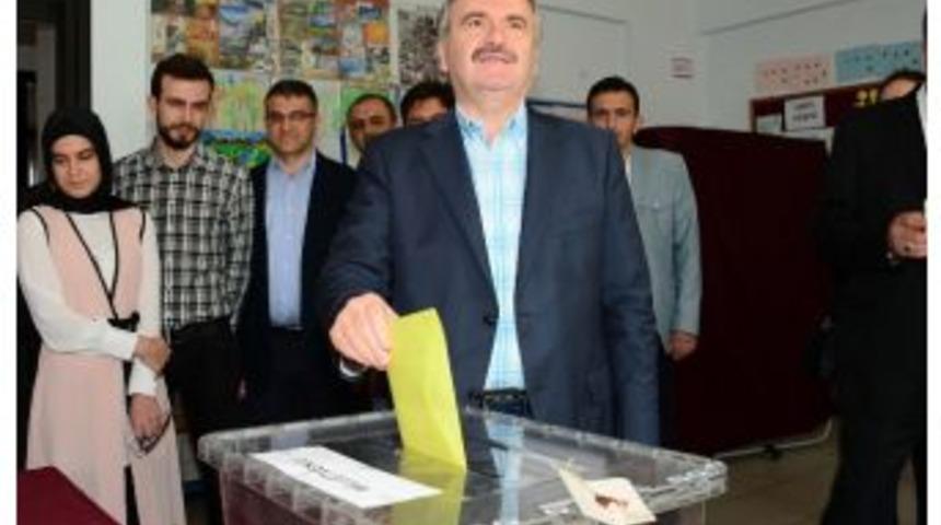 Başkan Aky&uuml;rek Oyunu 2022 Nolu Sandıkta Kullandı