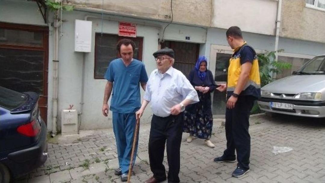 84 Yaşındaki Yaşlı Adam Sandığa Ambulansla Gitti
