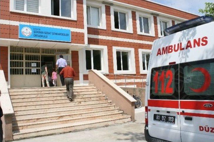 Engelli Genç Ve Dedesi Oy Kullanmaya Ambulansla Geldi G1