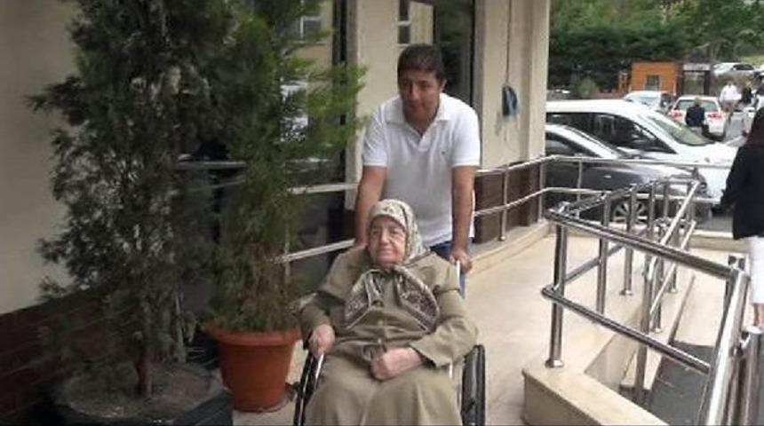 Doğu Perin&ccedil;ek Oyunu Kullandı