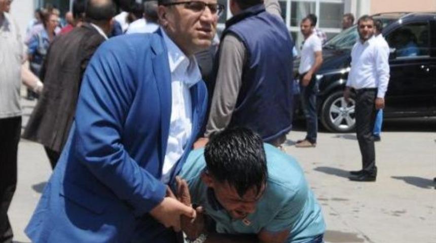 Sandıkta Ak Parti- Mhp Kavgasına Biber Gazlı M&uuml;dahale