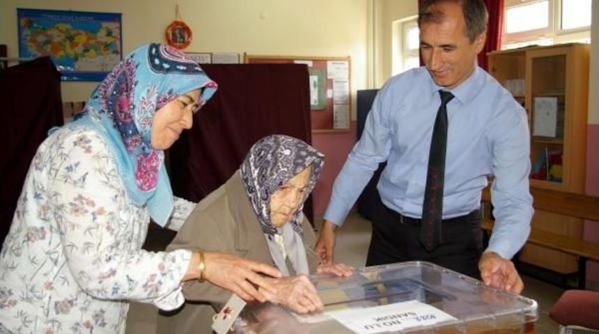 105'lik Se&ccedil;men Sandığa Gitti