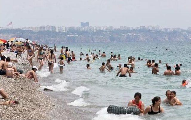 Antalya'da Gençler Sandığa Koştu (2)