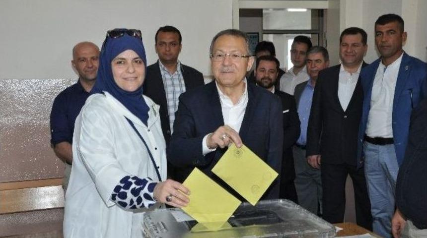 Başkan Uğur Oy Kullandı