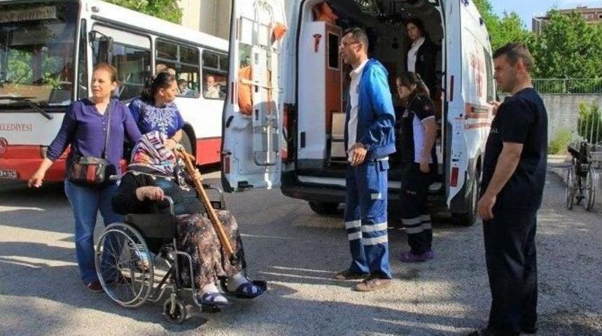 Huzurevi Sakinleri, Ambulanslarla Oy Kullanmaya G&ouml;t&uuml;r&uuml;ld&uuml;