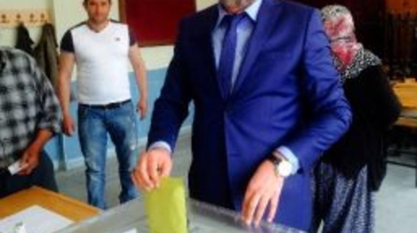 Korkuteli Belediye Başkanı G&ouml;kce Oyunu Kullandı