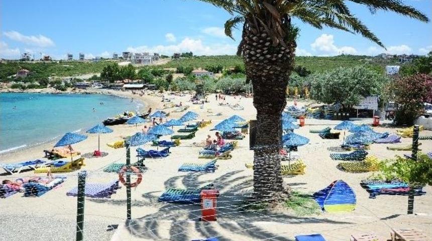 Sandıklar Dolu, Plajlar Boş