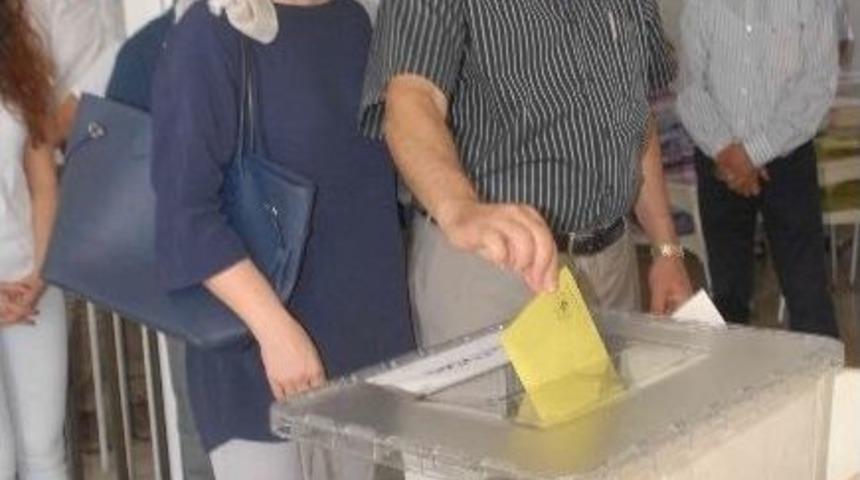 Hasan &Ouml;zyer: "demokrasiye Saygı Duyacağız"