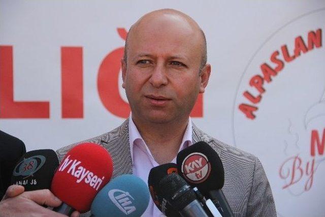 Kocasinan Belediye Başkanı &Ccedil;olakbayrakdar Oyunu Kullandı 1