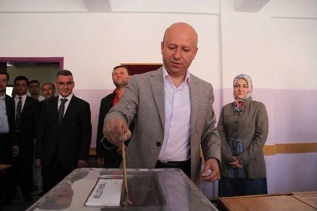 Kocasinan Belediye Başkanı &Ccedil;olakbayrakdar Oyunu Kullandı 2