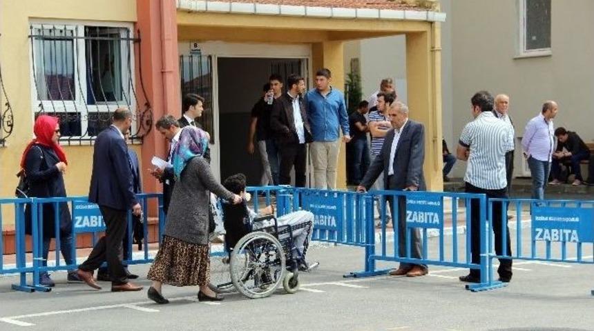 Engelli Ve Yaşlı Vatandaşlar Okullara &Ouml;zel Tasarlanmış Ara&ccedil;larla Taşındı