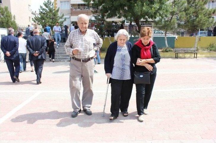 Edirne’de Oy Kullanma İşlemi Devam Ediyor G2