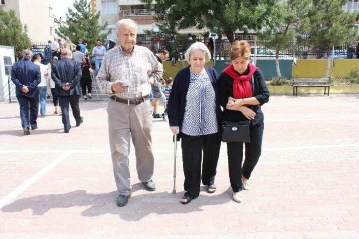 Edirne’de Oy Kullanma İşlemi Devam Ediyor G3