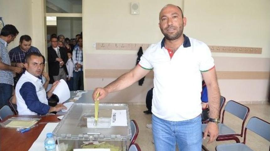 Aksaray’da Oy Verme İşlemi Sürüyor