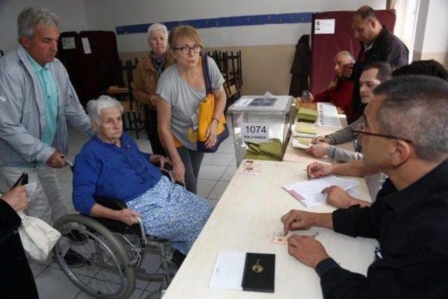 Başkent Ankara'da Vatandaşlar Sandık Başında