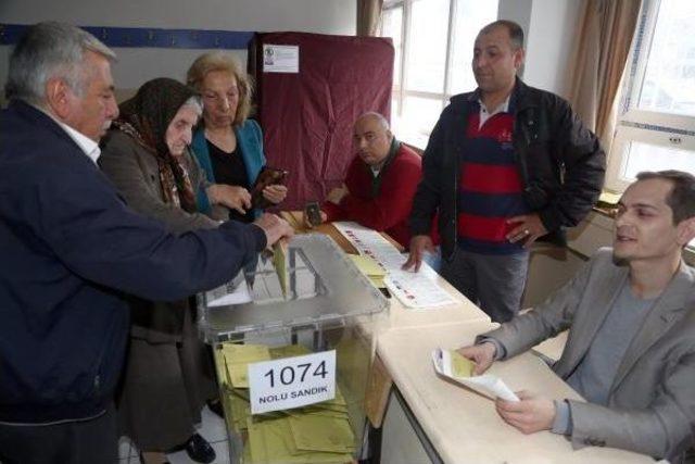 Başkent Ankara'da Vatandaşlar Sandık Başında