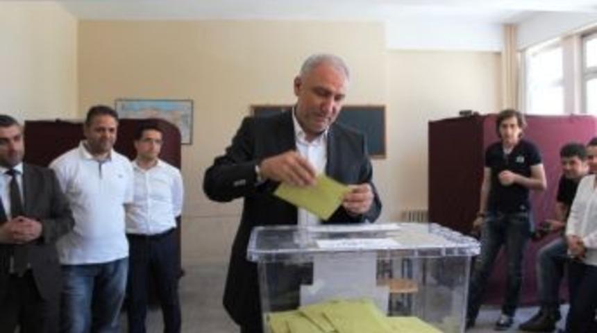 Ak Parti İl Başkanı Kahtalı Oyunu Kullandı