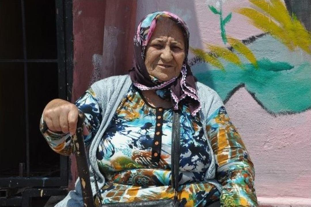 Merdivenlerden &Ccedil;ıkamadı, Oy Pusulası Ona Geldi