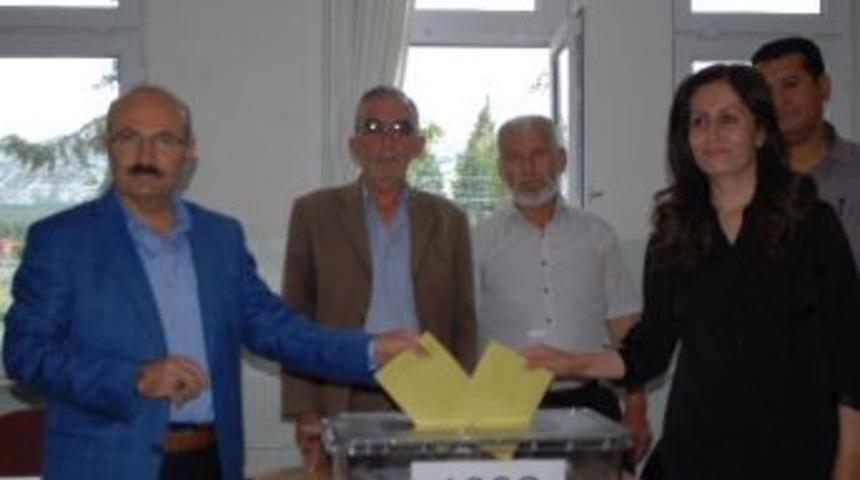 Burdur Valisi Hasan K&uuml;rkl&uuml; Oyunu Kullandı