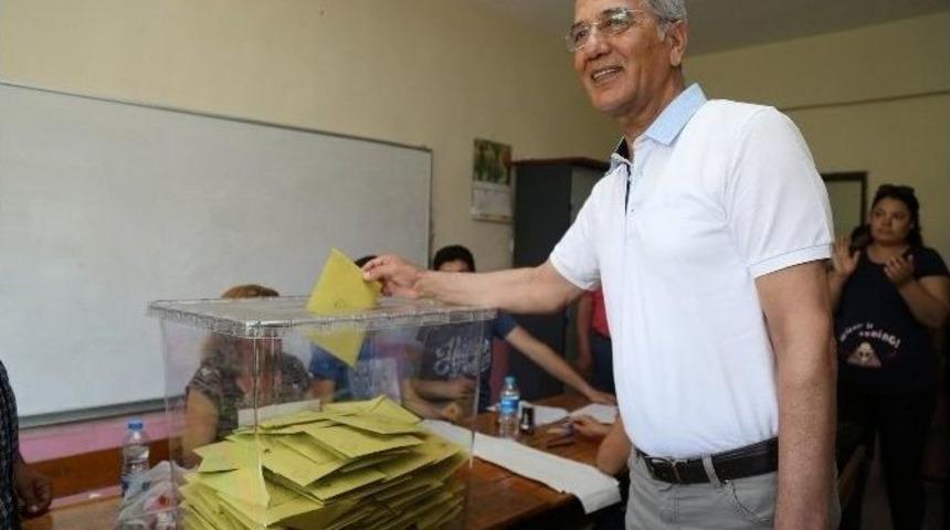 Başkan Tarhan Oyunu Kullandı