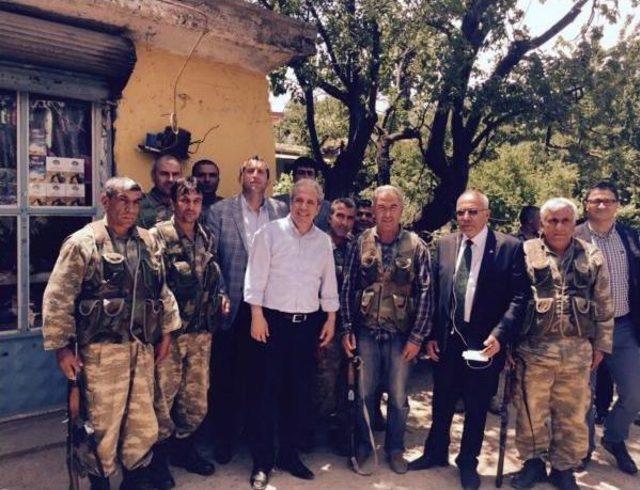 Ak Partili Tayyar,  pkk Tehdit Ediyor  Dediği Mahallede Oy Kullandı 2