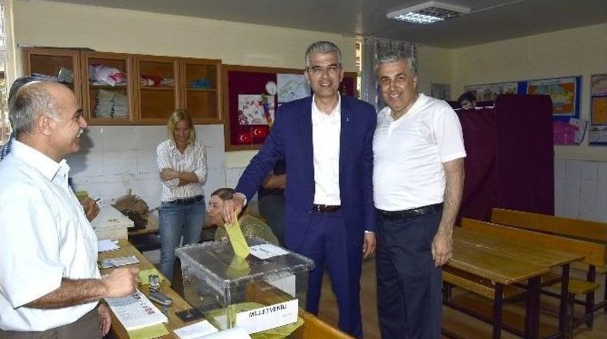 Mhp Milletvekili Adayları Oylarını Kullandı