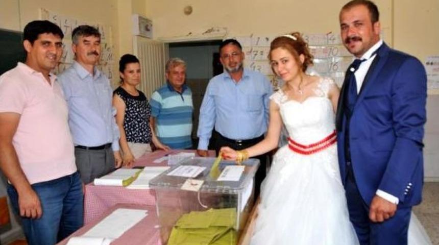 Antalya'da Gen&ccedil;ler Sandığa Koştu (4)