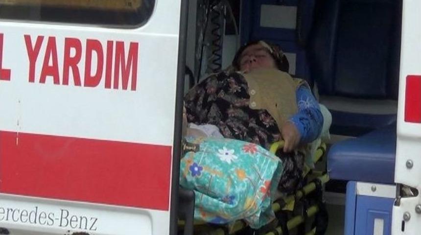 Yaşlı Kadın Ambulans İle Oy Kullanmaya Getirildi