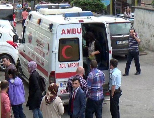 Yaşlı Kadın Ambulans İle Oy Kullanmaya Getirildi