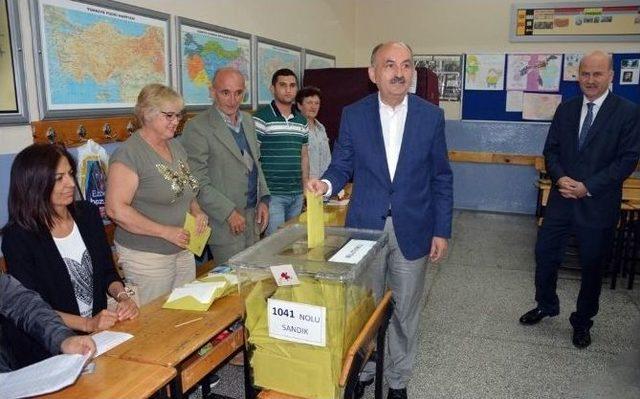 Sağlık Bakanı Müezzioğlu Oyunu Bursa’da Kullandı