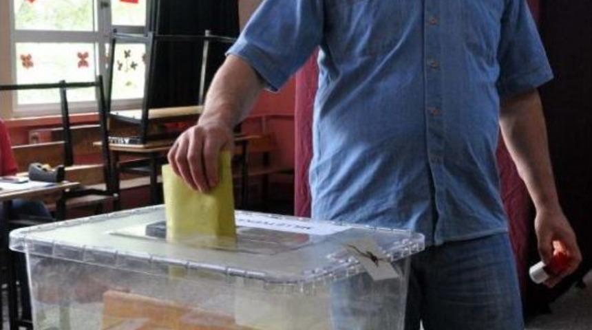 Maden Faciayla Sarsılan Soma'da Se&ccedil;men Sandığa Gitti