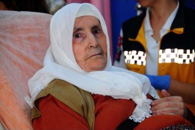 Sedye Ve Tekerlekli Sandalye Ile Gelip Oy Kullandılar 3