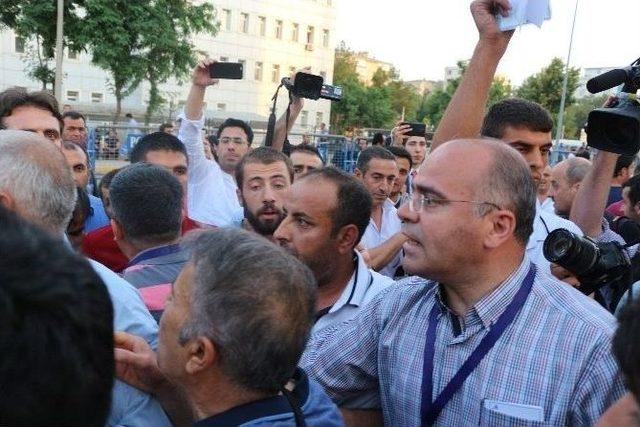 Diyarbakır&rsquo;da İl Se&ccedil;im Kurulu&rsquo;nun &Ouml;n&uuml;nde Gergin Bekleyiş 2